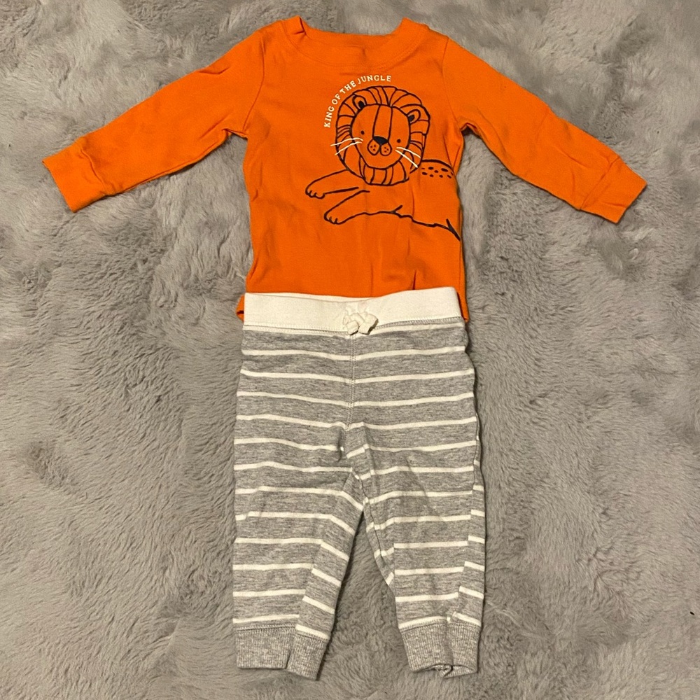 2 outfits size 9 months